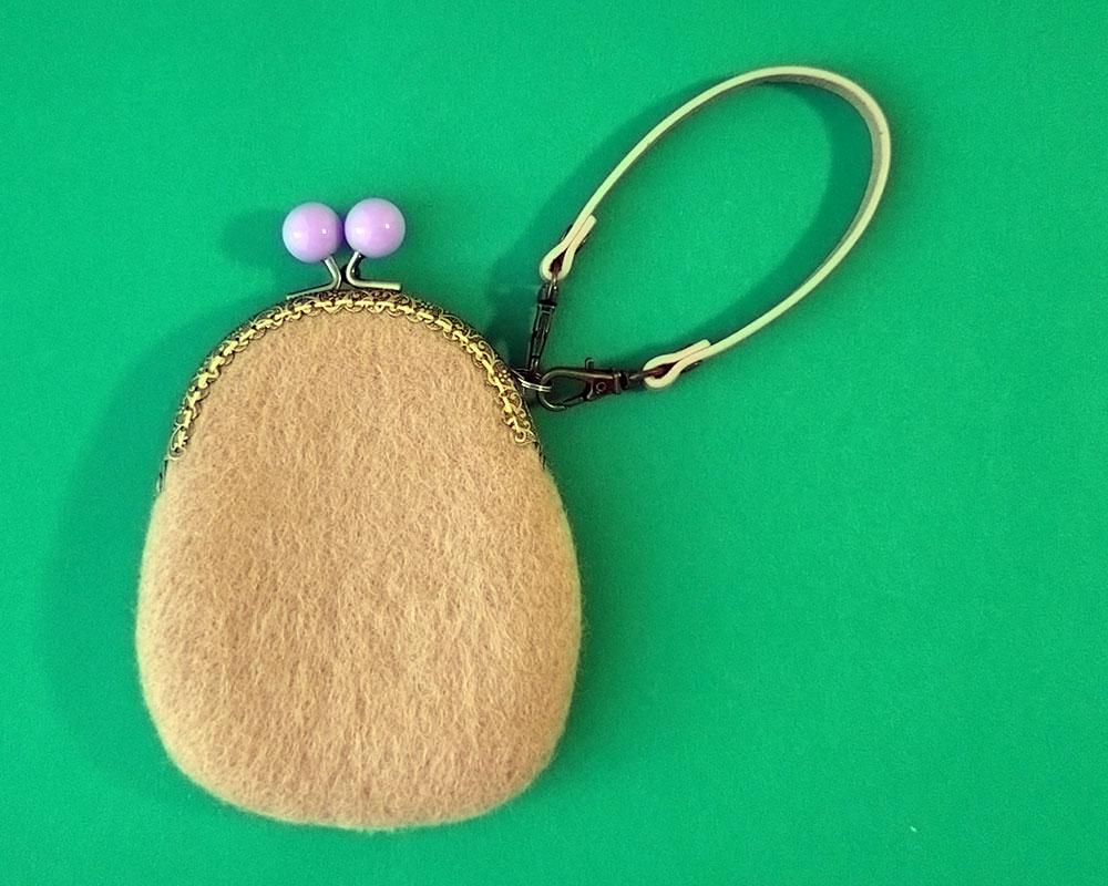 【羊毛フェルト】カピパラさん パスケース | 3枚目