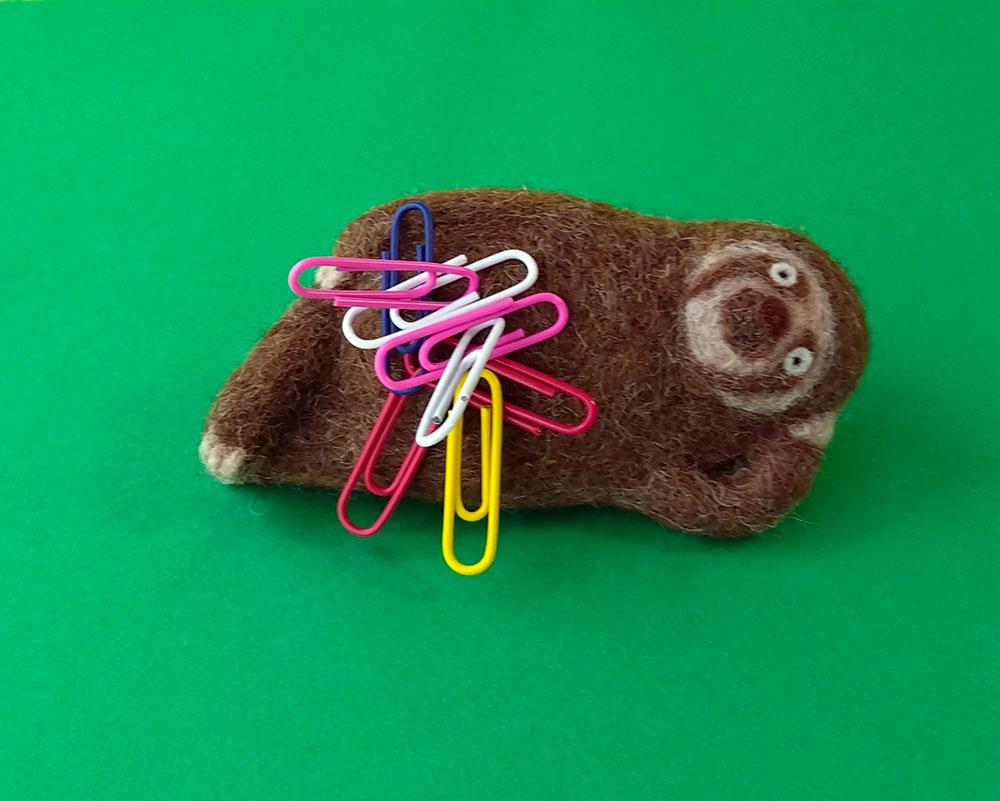 【羊毛フェルト】なまけもの君クリップホルダー