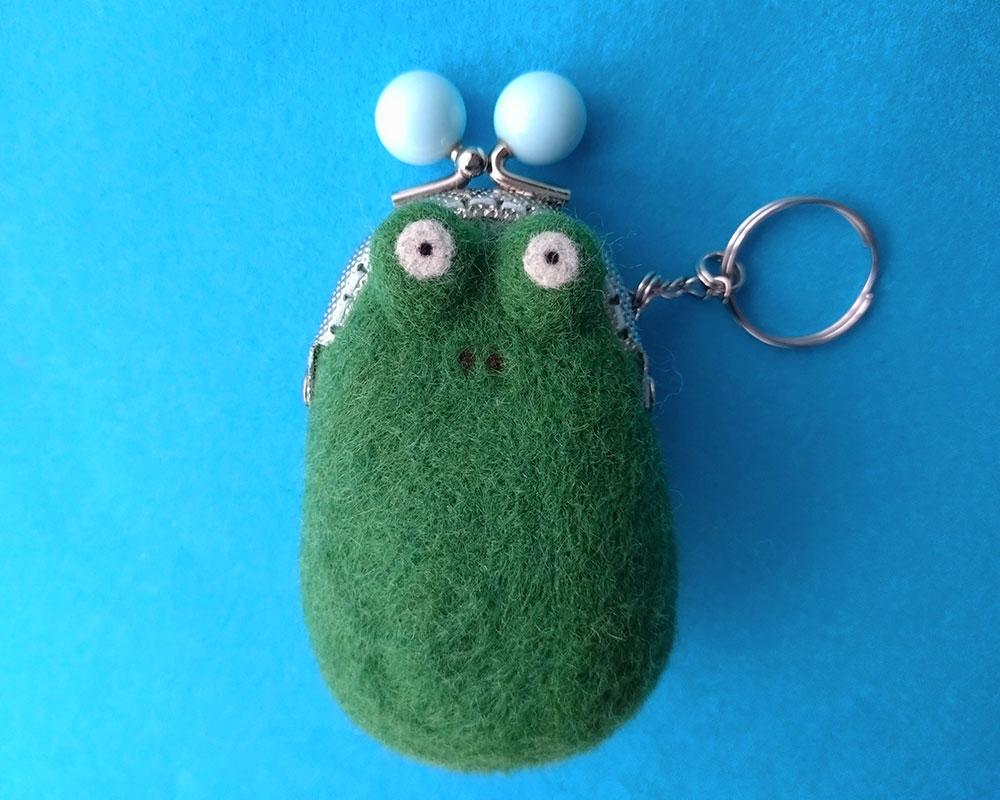 【羊毛フェルト】カエル君 みまもりがま口バッグチャーム | 5枚目