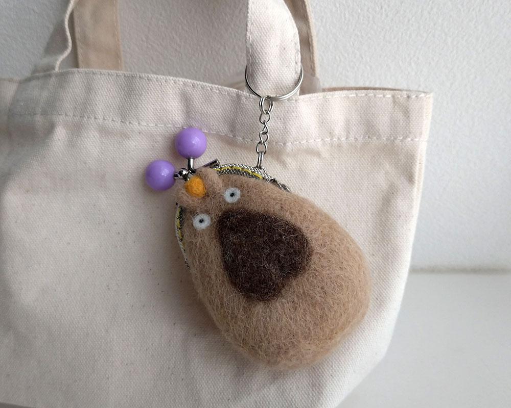 【羊毛フェルト】カピパラさん みまもりがま口バッグチャーム1枚目の画像