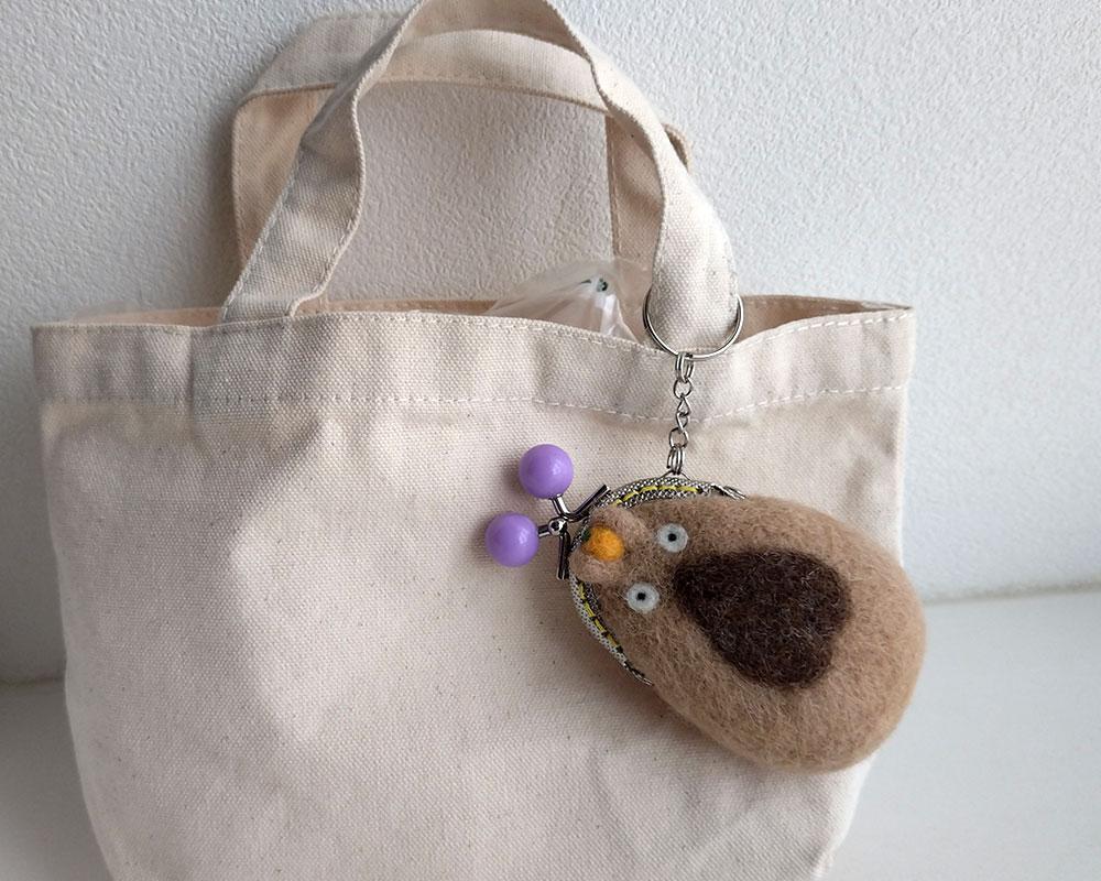 【羊毛フェルト】カピパラさん みまもりがま口バッグチャーム | 3枚目
