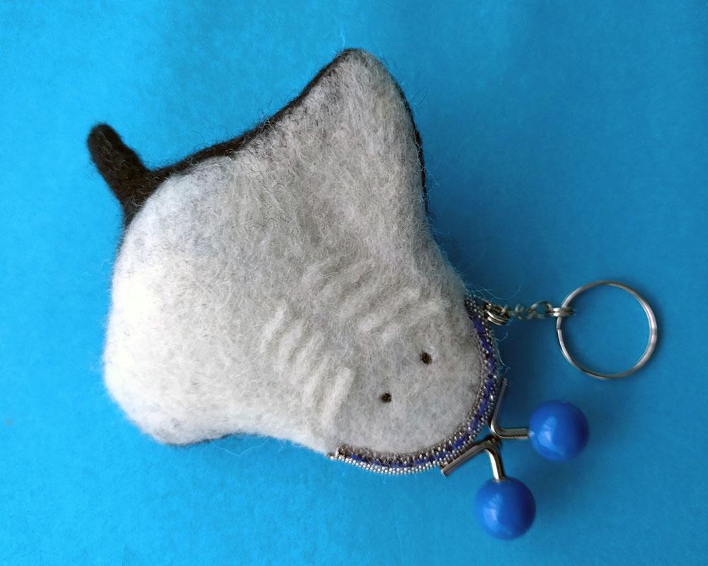 【羊毛フェルト】マンタ君 みまもりがま口バッグチャーム | 6枚目