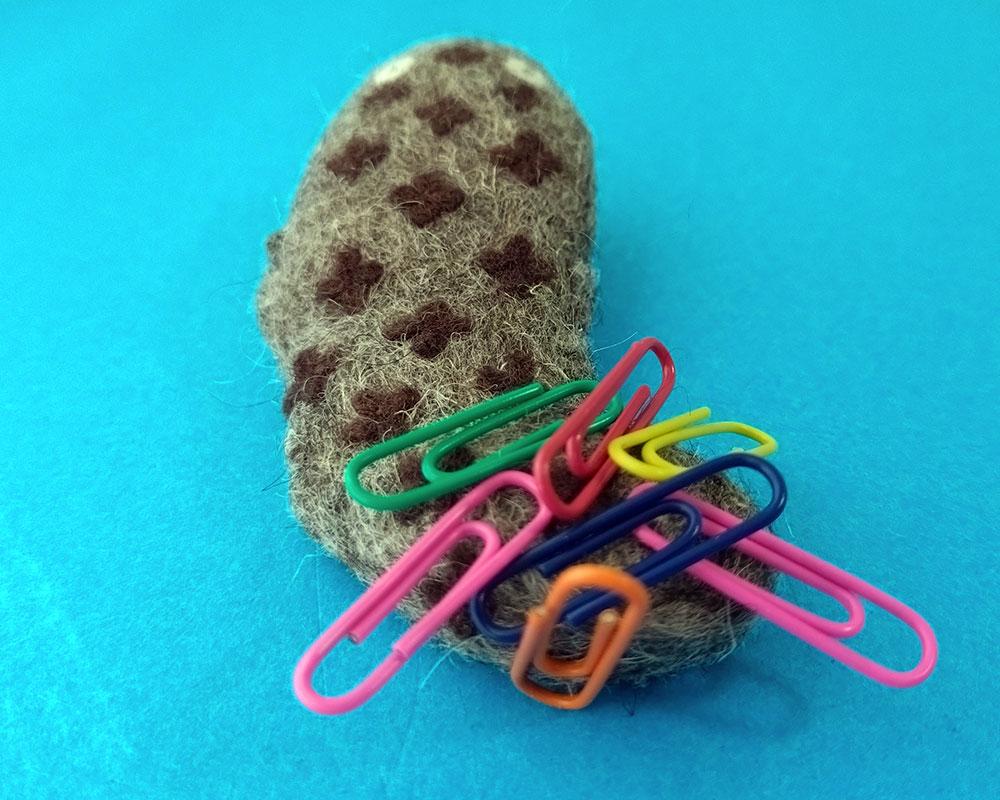 【羊毛フェルト】オオサンショウウオ君あくび中 クリップホルダー | 5枚目