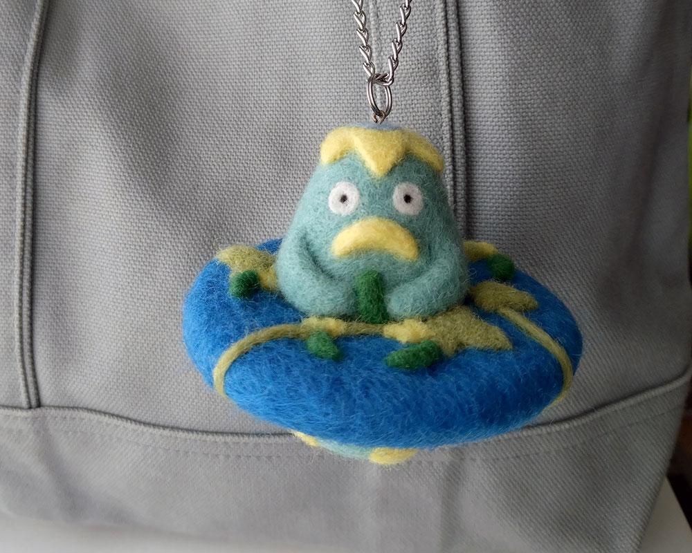 【羊毛フェルトのバッグチャーム】カッパ君の浮き輪でキュウリ栽培1枚目の画像