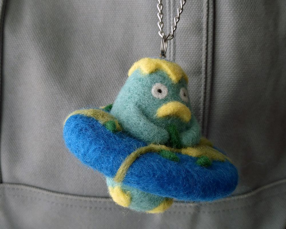 【羊毛フェルトのバッグチャーム】カッパ君の浮き輪でキュウリ栽培 | 6枚目