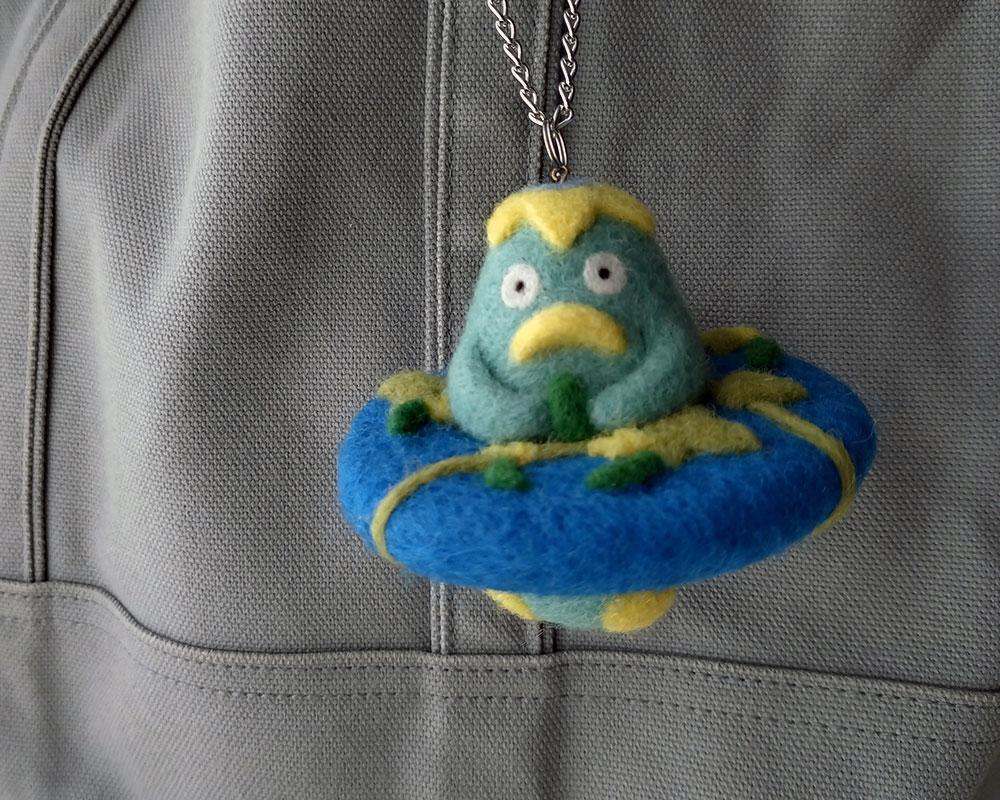 【羊毛フェルトのバッグチャーム】カッパ君の浮き輪でキュウリ栽培 | 7枚目